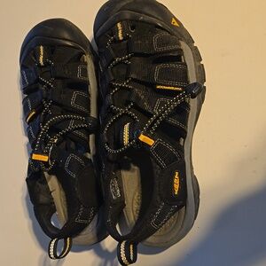 Newport H2 Sandals! Excellent Condition! Size 8